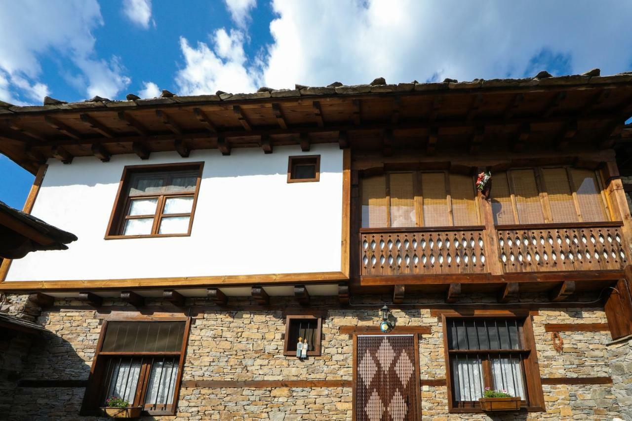 Hotel Тодорината Къща Leshten Exterior foto